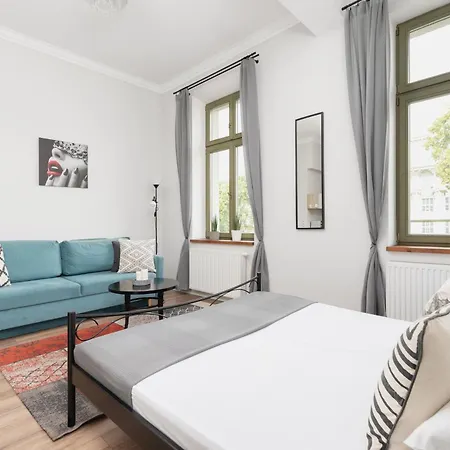 - Dietla 109 Street Apartman *