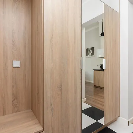 Daire - Dietla 109 Street *