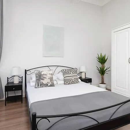 Daire - Dietla 109 Street *